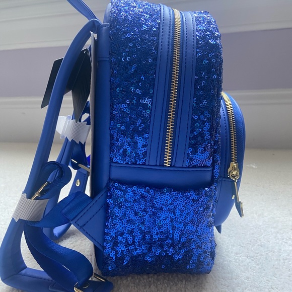 Cinderella Loungefly PALM EXCLUSIVE - Picture 9 of 11